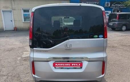 Honda Stepwgn IV, 2016 год, 1 590 000 рублей, 6 фотография