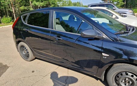 Hyundai Solaris II рестайлинг, 2012 год, 900 000 рублей, 3 фотография