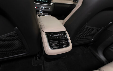 Volvo XC90 II рестайлинг, 2025 год, 9 950 000 рублей, 17 фотография