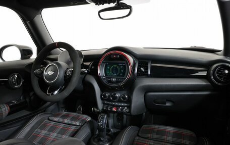 MINI Hatch, 2021 год, 2 680 000 рублей, 14 фотография