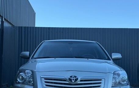 Toyota Avensis III рестайлинг, 2008 год, 700 000 рублей, 1 фотография