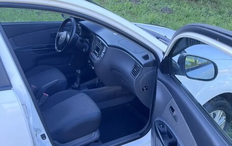 KIA Rio II, 2011 год, 700 000 рублей, 4 фотография