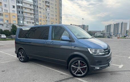 Volkswagen Caravelle T6 рестайлинг, 2018 год, 2 800 000 рублей, 3 фотография