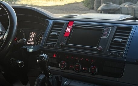 Volkswagen Caravelle T6 рестайлинг, 2018 год, 2 800 000 рублей, 16 фотография