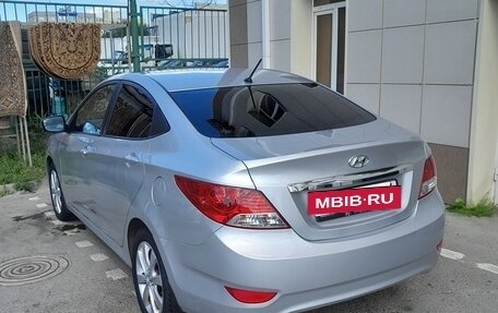 Hyundai Solaris II рестайлинг, 2012 год, 820 000 рублей, 2 фотография