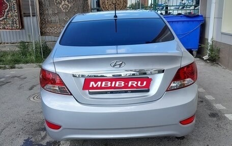 Hyundai Solaris II рестайлинг, 2012 год, 820 000 рублей, 4 фотография