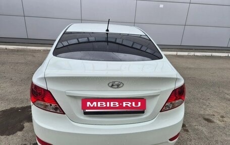 Hyundai Solaris II рестайлинг, 2013 год, 730 000 рублей, 3 фотография