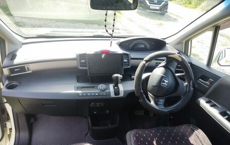 Honda Freed I, 2011 год, 990 000 рублей, 5 фотография