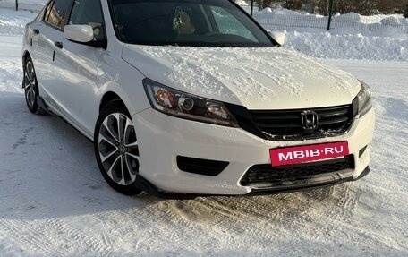 Honda Accord IX рестайлинг, 2013 год, 1 250 000 рублей, 11 фотография