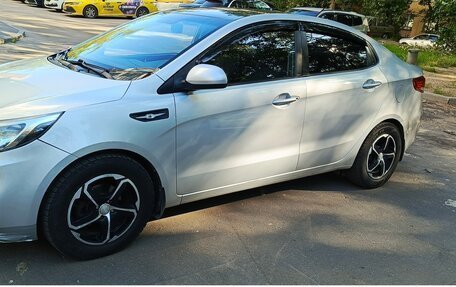 KIA Rio III рестайлинг, 2015 год, 550 000 рублей, 2 фотография