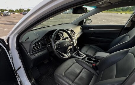 Hyundai Elantra VI рестайлинг, 2019 год, 1 550 000 рублей, 10 фотография