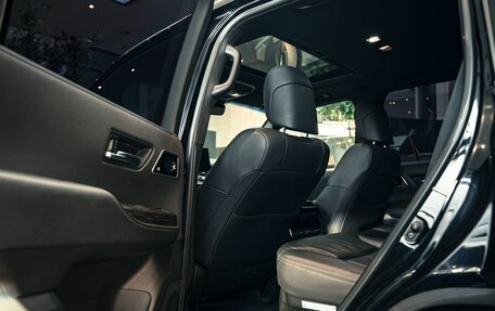 Toyota Land Cruiser, 2021 год, 8 990 000 рублей, 24 фотография
