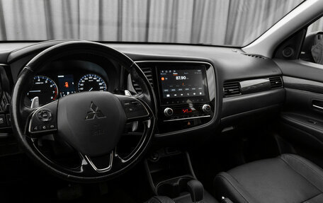 Mitsubishi Outlander III рестайлинг 3, 2015 год, 1 880 000 рублей, 7 фотография