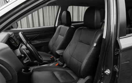 Mitsubishi Outlander III рестайлинг 3, 2015 год, 1 880 000 рублей, 9 фотография