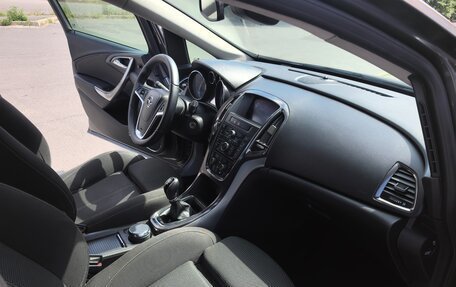 Opel Astra J, 2010 год, 650 000 рублей, 8 фотография