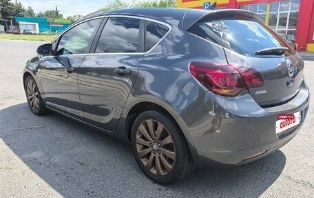 Opel Astra J, 2010 год, 650 000 рублей, 13 фотография