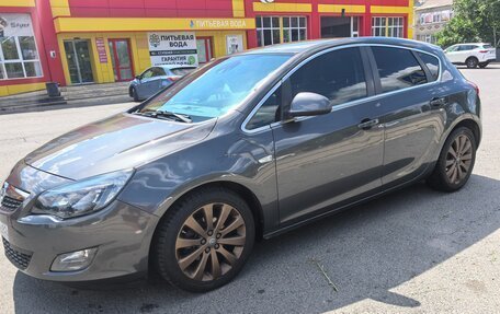 Opel Astra J, 2010 год, 650 000 рублей, 17 фотография