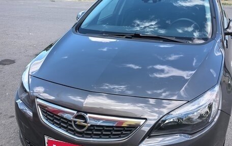 Opel Astra J, 2010 год, 650 000 рублей, 18 фотография