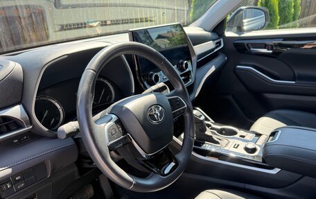 Toyota Highlander, 2023 год, 4 850 000 рублей, 6 фотография