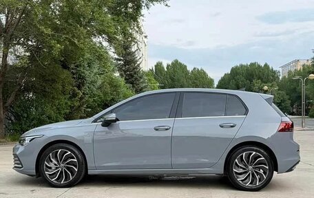 Volkswagen Golf VIII, 2022 год, 1 900 000 рублей, 2 фотография