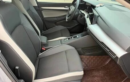 Volkswagen Golf VIII, 2022 год, 1 900 000 рублей, 17 фотография