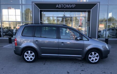 Volkswagen Touran III, 2006 год, 450 000 рублей, 4 фотография