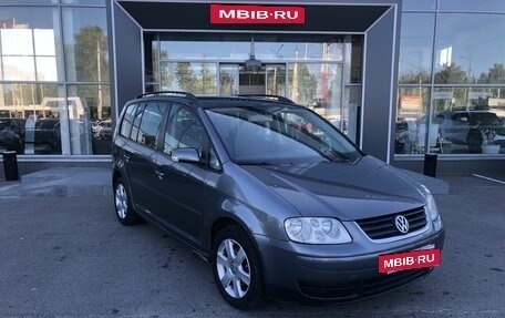 Volkswagen Touran III, 2006 год, 450 000 рублей, 3 фотография