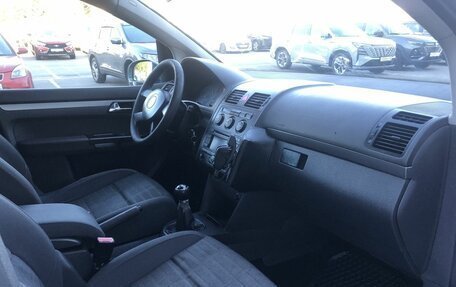 Volkswagen Touran III, 2006 год, 450 000 рублей, 9 фотография