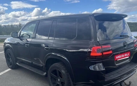 Toyota Land Cruiser 200, 2010 год, 2 698 000 рублей, 10 фотография