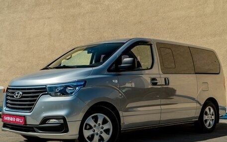 Hyundai Grand Starex Grand Starex I рестайлинг 2, 2019 год, 3 150 000 рублей, 1 фотография