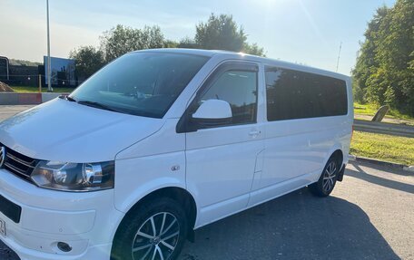 Volkswagen Caravelle T5, 2013 год, 2 600 000 рублей, 3 фотография