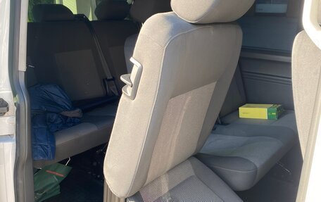 Volkswagen Caravelle T5, 2013 год, 2 600 000 рублей, 8 фотография