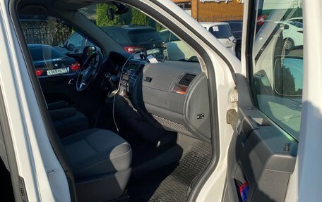 Volkswagen Caravelle T5, 2013 год, 2 600 000 рублей, 9 фотография