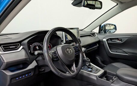Toyota RAV4, 2020 год, 2 999 000 рублей, 2 фотография