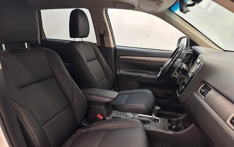 Mitsubishi Outlander III рестайлинг 3, 2012 год, 1 220 000 рублей, 13 фотография