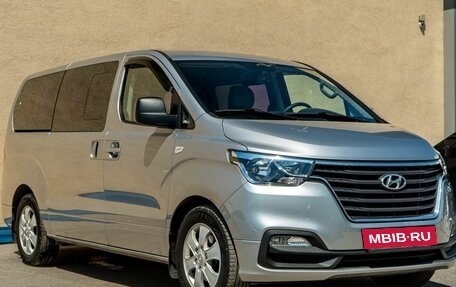 Hyundai Grand Starex Grand Starex I рестайлинг 2, 2019 год, 3 150 000 рублей, 3 фотография