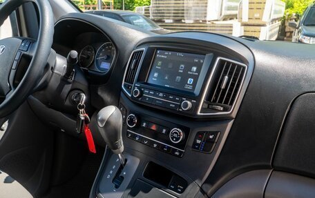 Hyundai Grand Starex Grand Starex I рестайлинг 2, 2019 год, 3 150 000 рублей, 17 фотография