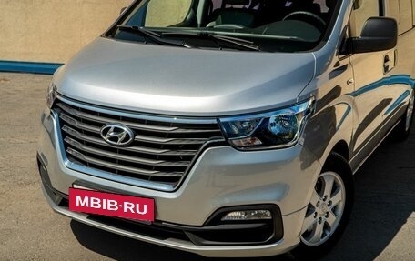 Hyundai Grand Starex Grand Starex I рестайлинг 2, 2019 год, 3 150 000 рублей, 6 фотография