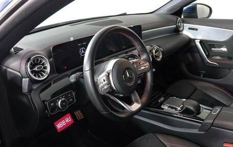 Mercedes-Benz CLA, 2019 год, 3 897 000 рублей, 10 фотография