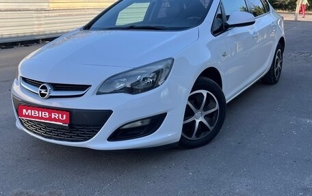 Opel Astra J, 2014 год, 635 000 рублей, 1 фотография