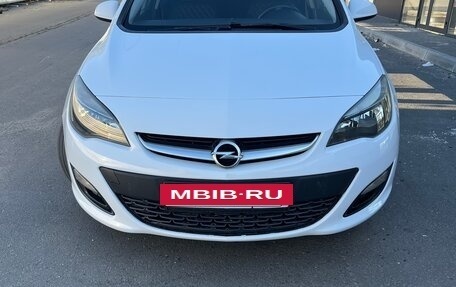 Opel Astra J, 2014 год, 635 000 рублей, 4 фотография