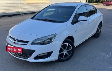 Opel Astra J, 2014 год, 635 000 рублей, 13 фотография