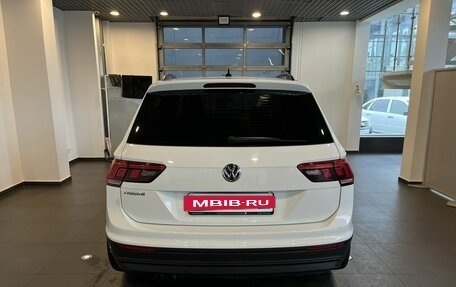 Volkswagen Tiguan II, 2020 год, 2 490 000 рублей, 4 фотография