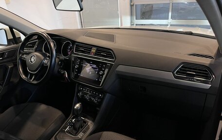 Volkswagen Tiguan II, 2020 год, 2 490 000 рублей, 12 фотография