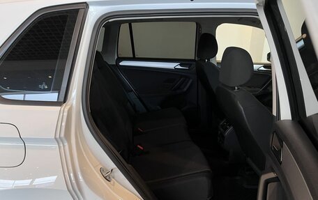 Volkswagen Tiguan II, 2020 год, 2 490 000 рублей, 17 фотография