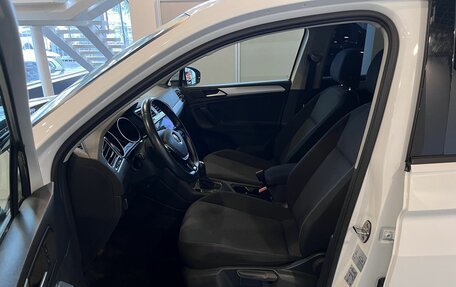 Volkswagen Tiguan II, 2020 год, 2 490 000 рублей, 16 фотография