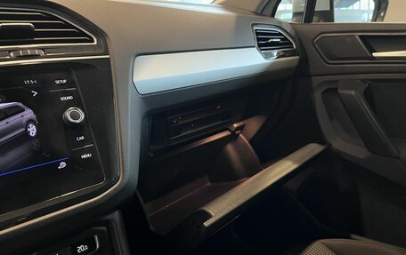 Volkswagen Tiguan II, 2020 год, 2 490 000 рублей, 30 фотография
