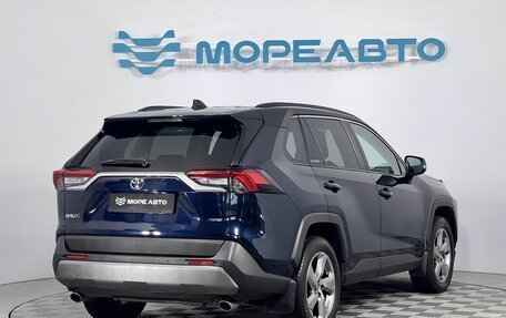 Toyota RAV4, 2020 год, 3 700 000 рублей, 5 фотография