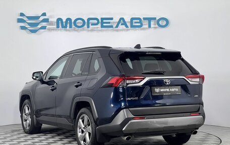 Toyota RAV4, 2020 год, 3 700 000 рублей, 7 фотография