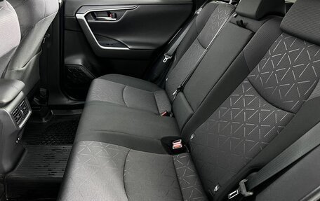 Toyota RAV4, 2020 год, 3 700 000 рублей, 10 фотография